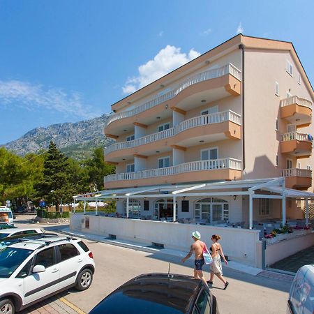 Apartments Vila Kristina Baska Voda Exterior photo