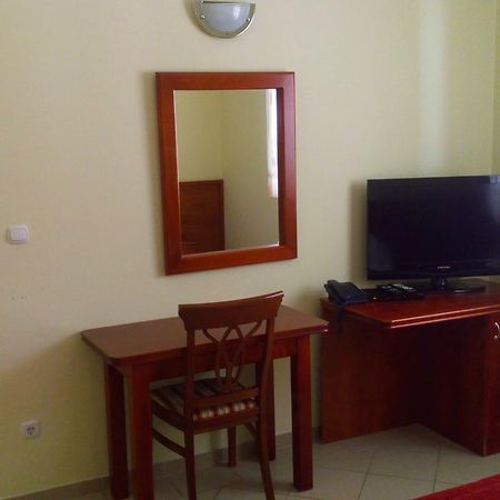Apartments Vila Kristina Baska Voda Exterior photo